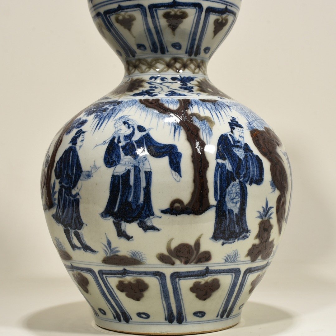 Yuan Dynasty blue and white underglaze red gourd vase with three-story thatched cottage character pattern