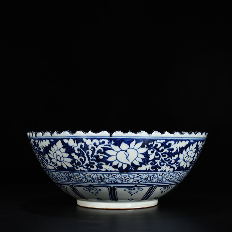 Yuan Dynasty blue and white underglaze red Zhou Yafu Xiliuying figure bowl