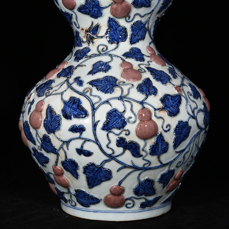 Yuan Dynasty blue and white underglaze red descendant eternal gourd vase
