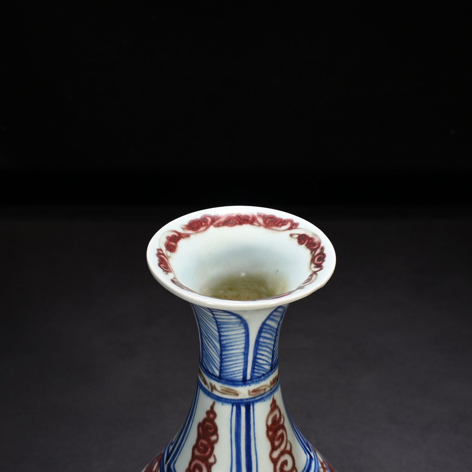 Yuan Dyansty blue and white underglaze red pine bamboo and plum pattern jade pot spring vase