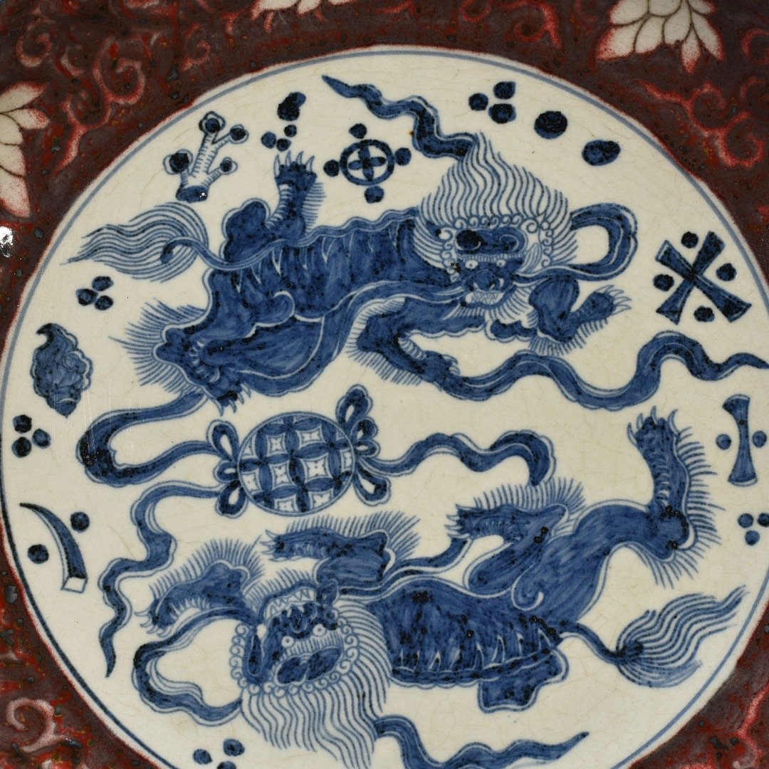 Yuan Dynasty blue and white underglaze red lion rolled hydrangea pattern rhombus edge folding plate