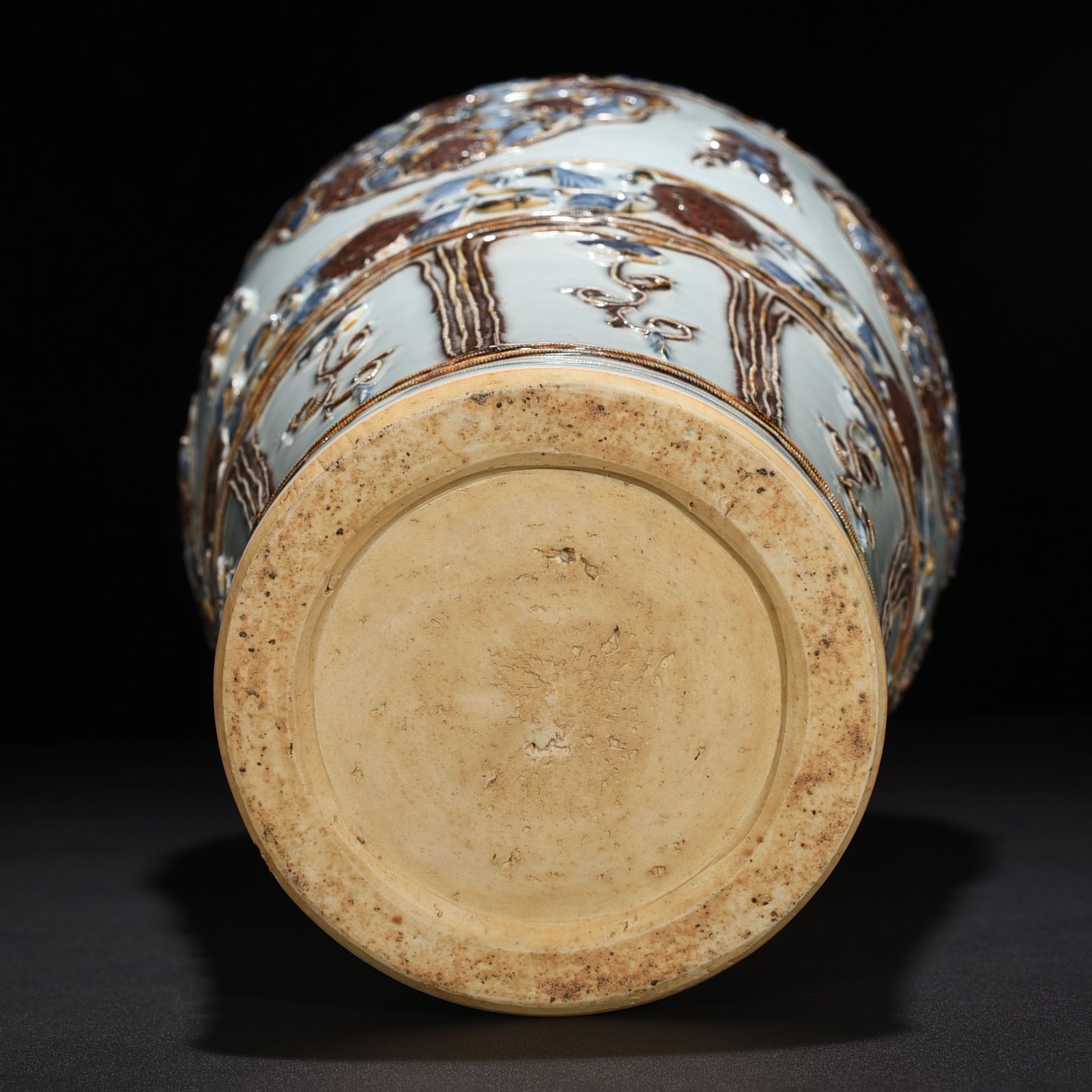 Yuan Dynasty blue and white underglaze red plastic plum vase with four seasons flower pattern