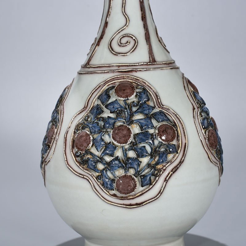 Yuan Dynasty blue and white underglaze red jade pot and spring vase with four seasons flower pattern