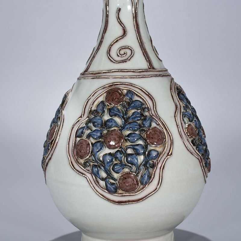 Yuan Dynasty blue and white underglaze red jade pot and spring vase with four seasons flower pattern