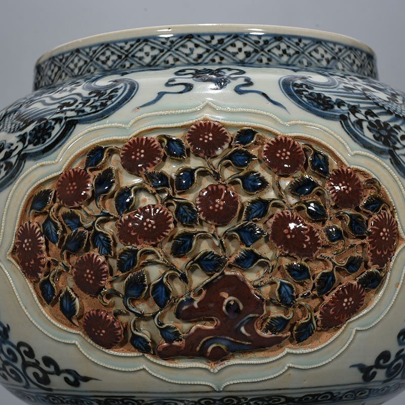 Yuan Dynasty blue and white underglaze red plastic tall jar with four seasons flower pattern