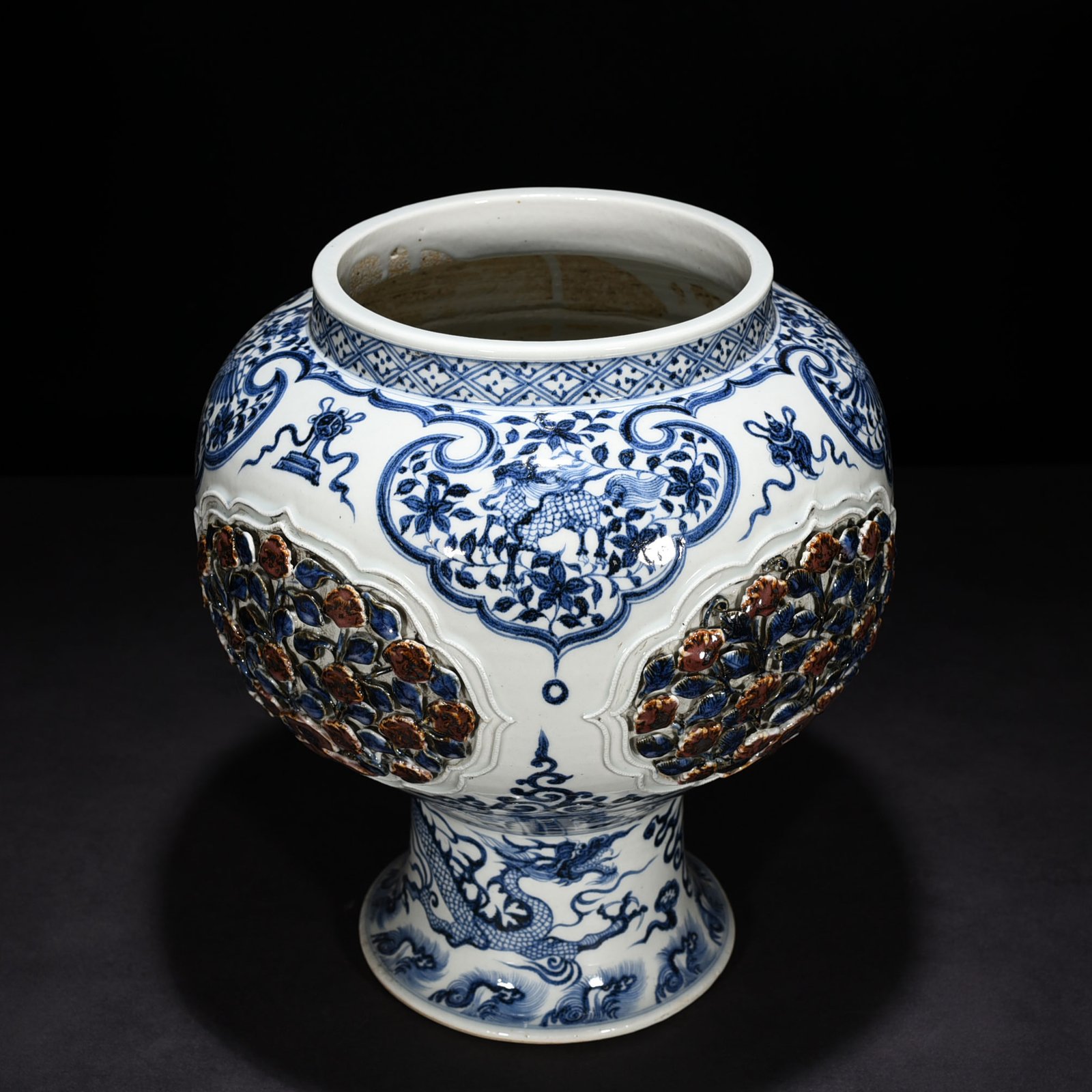 Yuan Dynasty blue and white underglaze red plastic four-series flower pattern tall jar