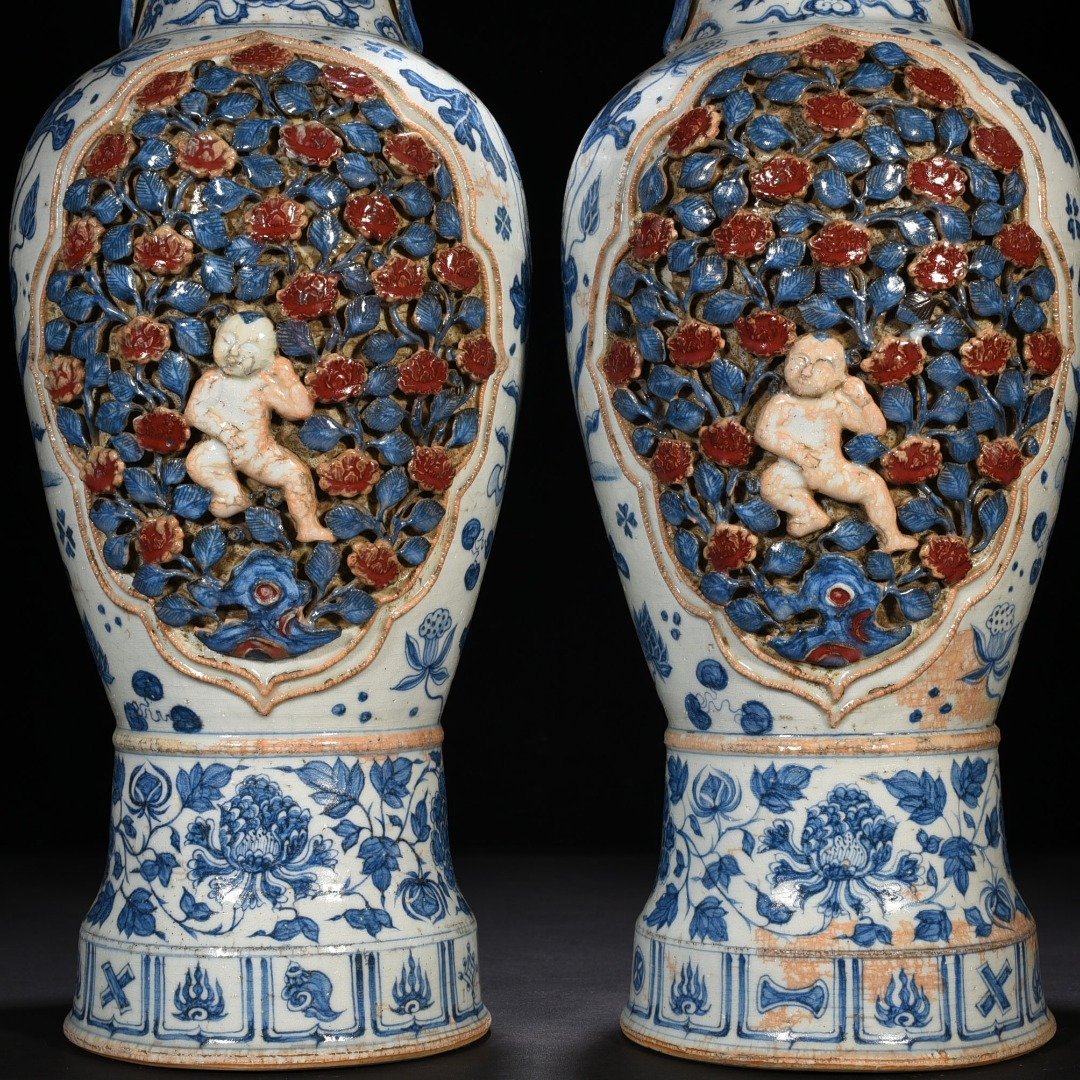 Yuan Dynasty blue and white underglaze red plastic panzhi doll pattern elephant ear vase