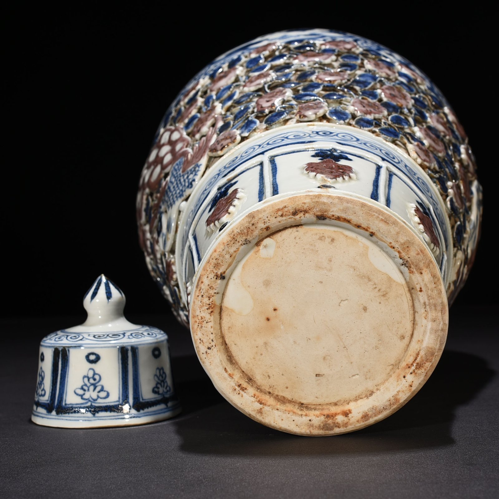 Yuan Dyansty blue and white underglaze red plastic flower vase with four love figures pattern