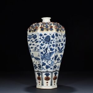 Yuan Dynasty blue and white underglaze red plastic flower peacock peony pattern octagonal plum vase
