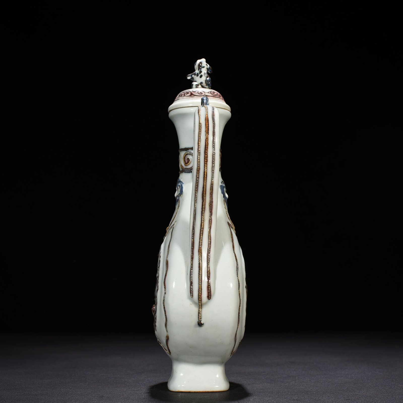 Yuan Dynasty blue and white underglaze red hollow figure pattern square-handled teapot