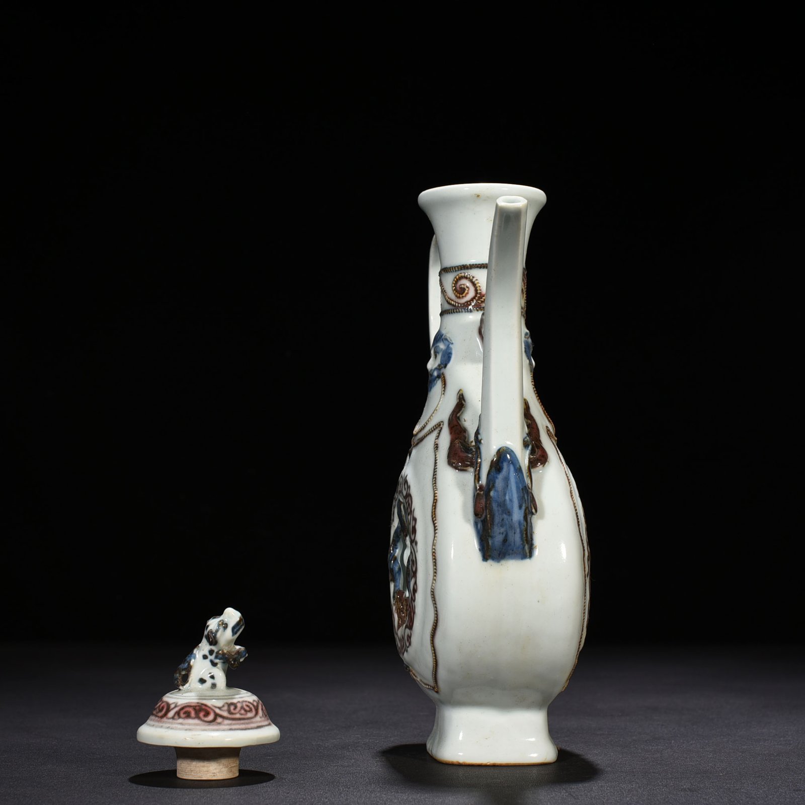 Yuan Dynasty blue and white underglaze red hollow figure pattern square-handled teapot