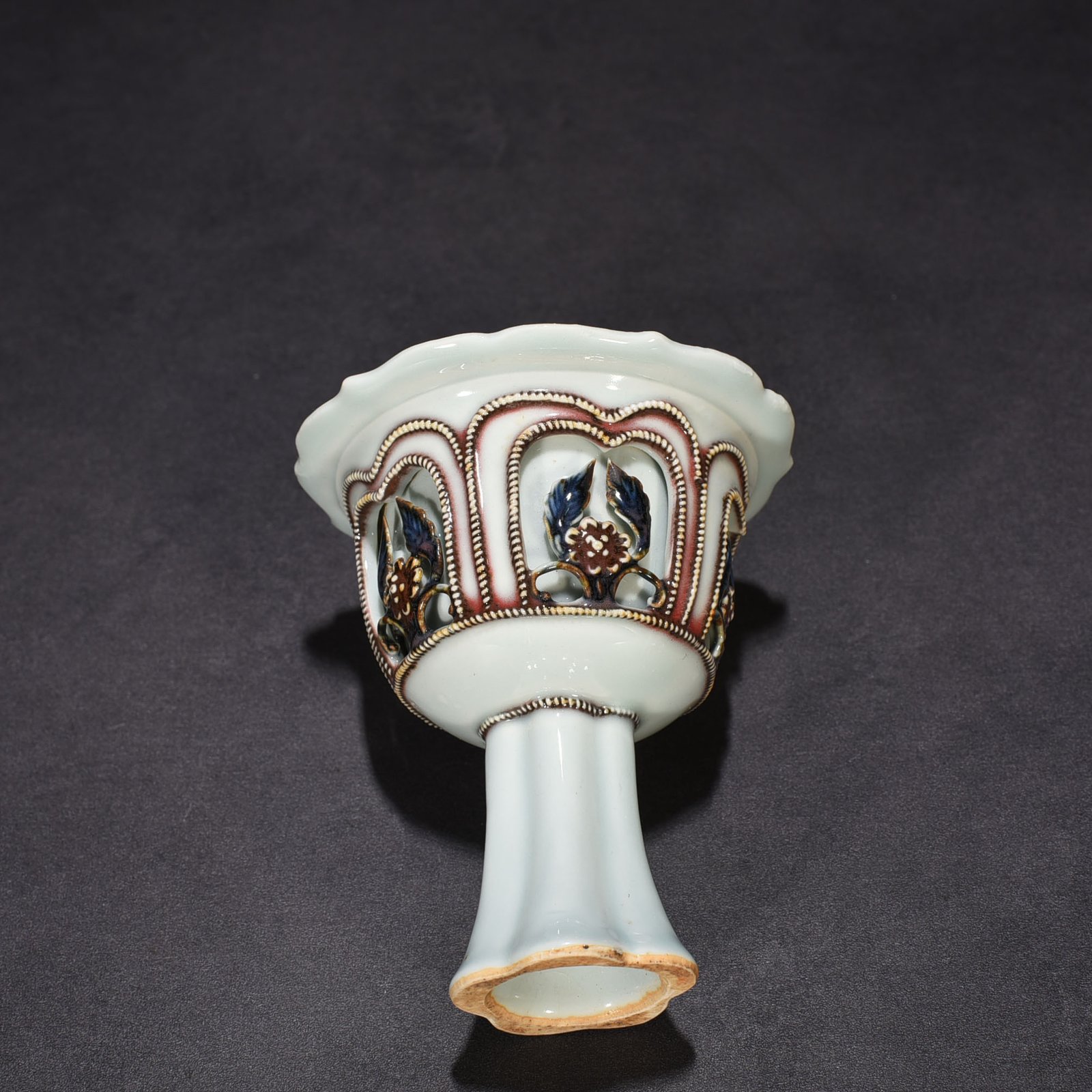 Yuan Dynasty blue and white underglaze red hollow flower pattern stem cup