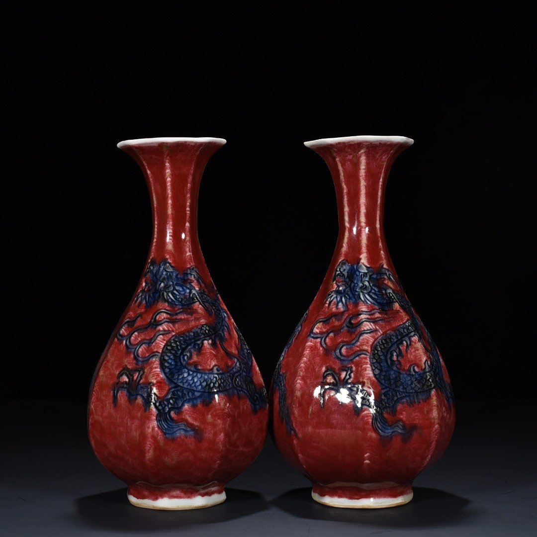 Yuan Dynasty blue and red underglaze red dragon pattern octagonal jade pot spring vase