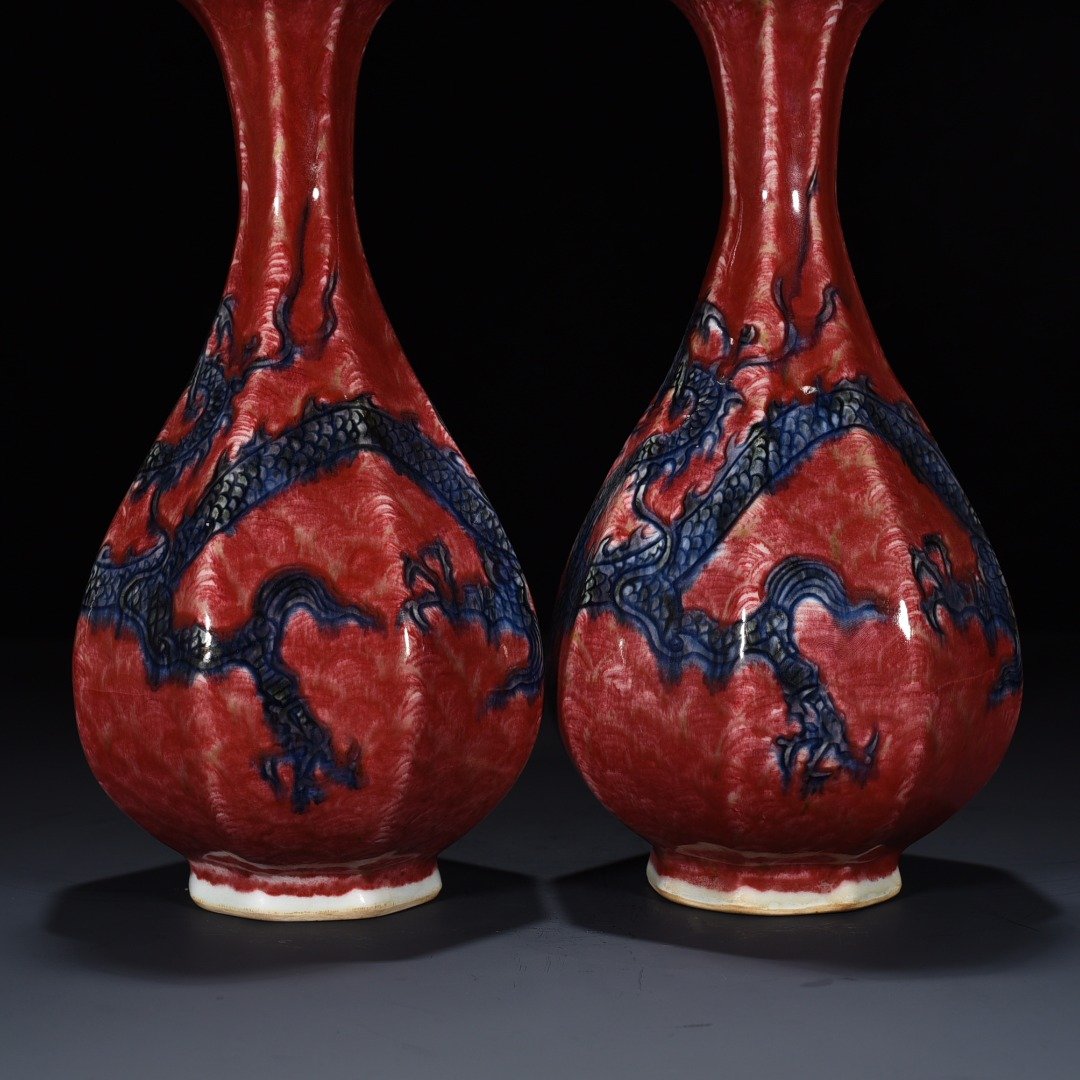Yuan Dynasty blue and red underglaze red dragon pattern octagonal jade pot spring vase