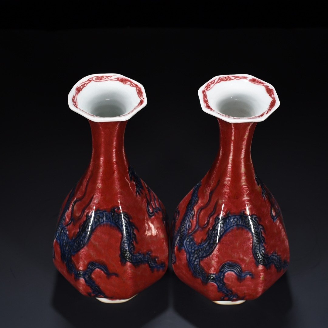 Yuan Dynasty blue and red underglaze red dragon pattern octagonal jade pot spring vase
