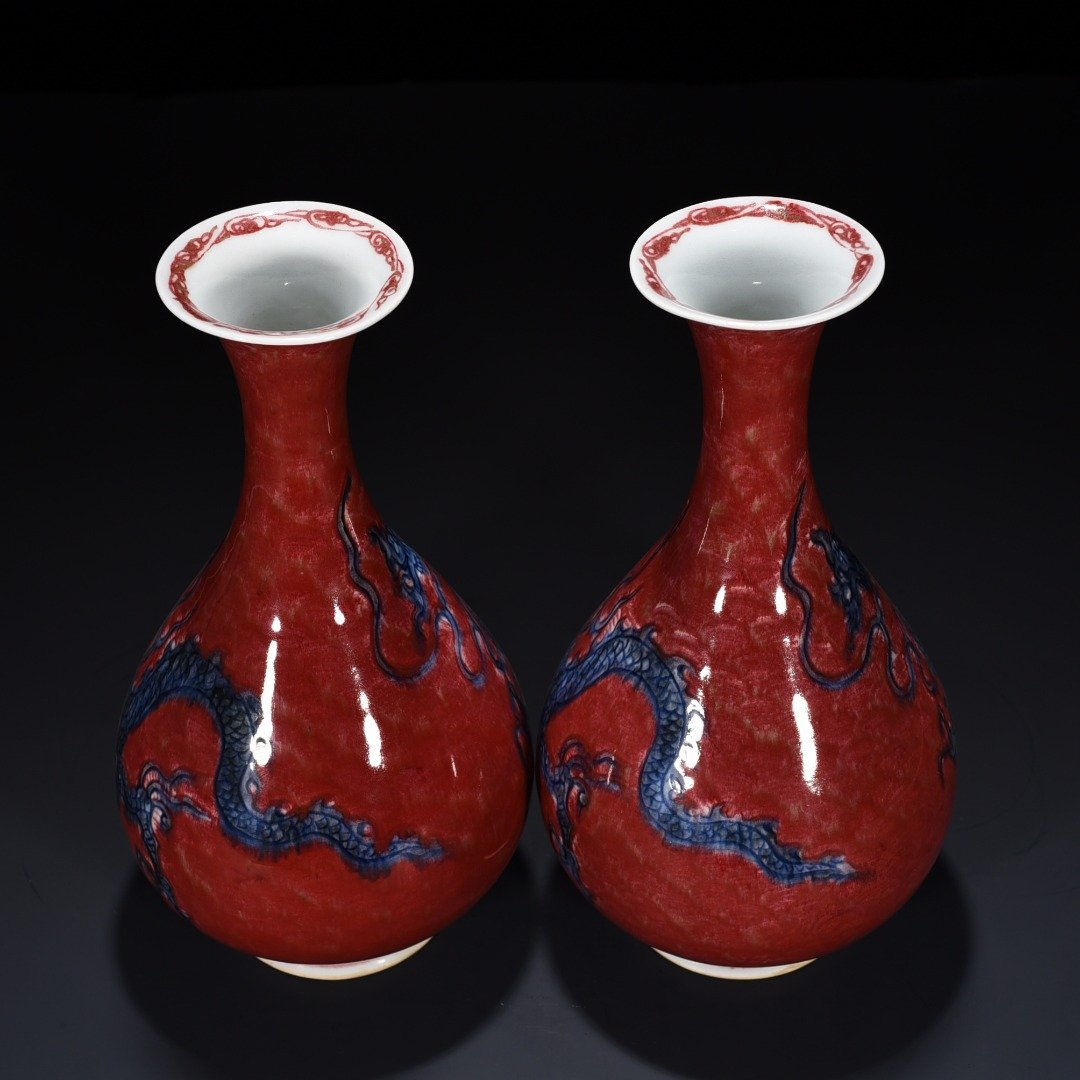 Yuan Dynasty blue and red underglaze red dragon jade pot spring vase