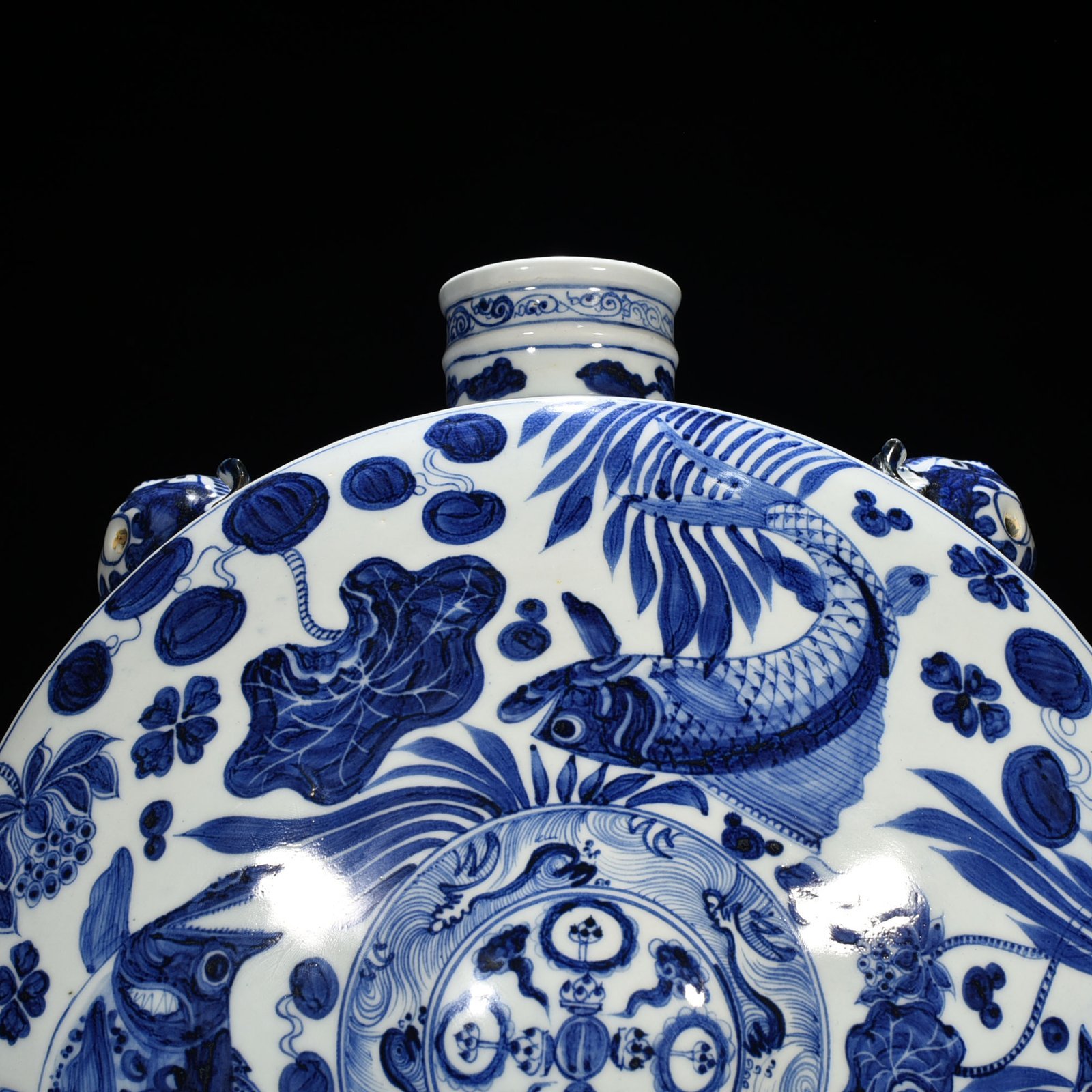 Yuan Dynasty blue and white fish and algae pattern lying pot wall pot