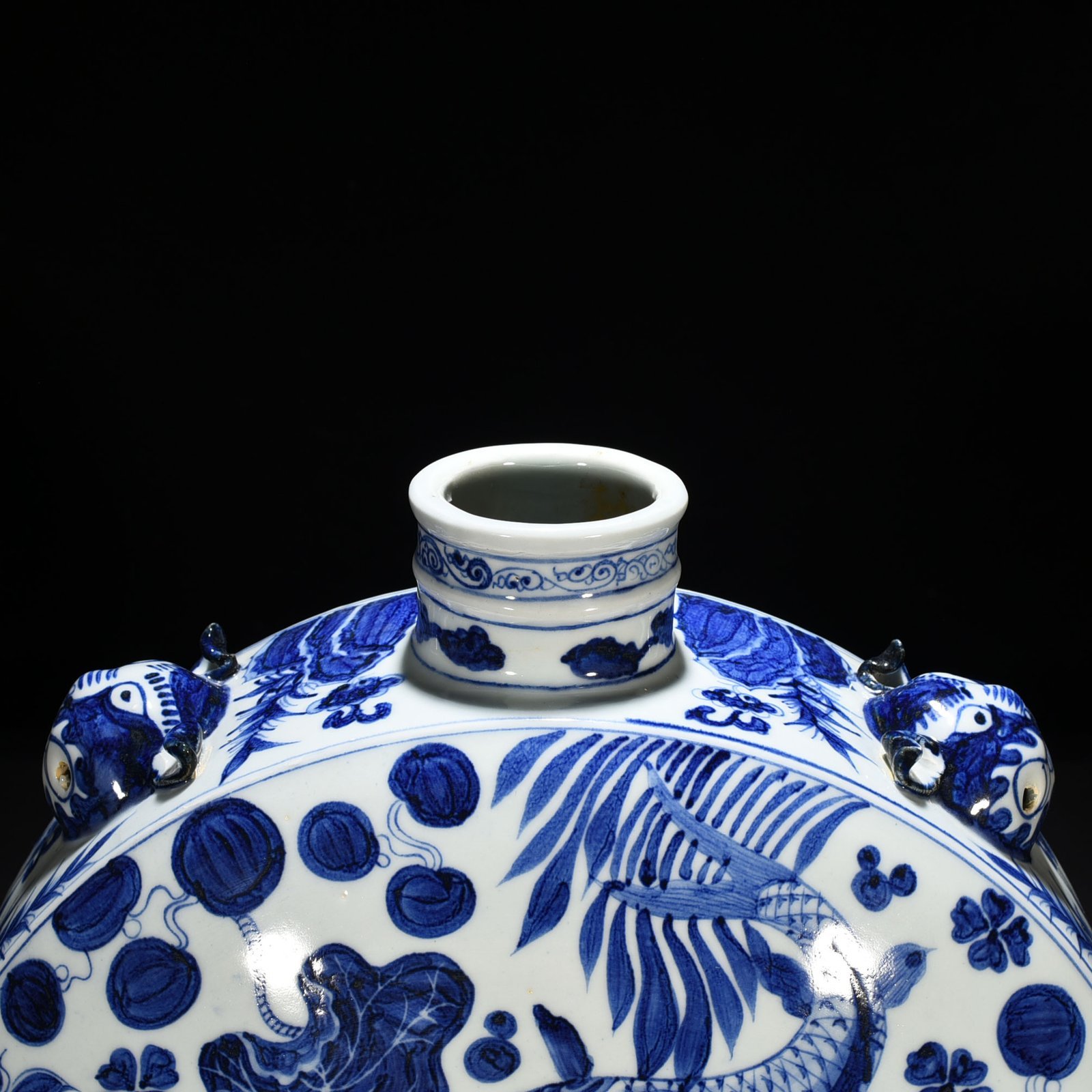 Yuan Dynasty blue and white fish and algae pattern lying pot wall pot