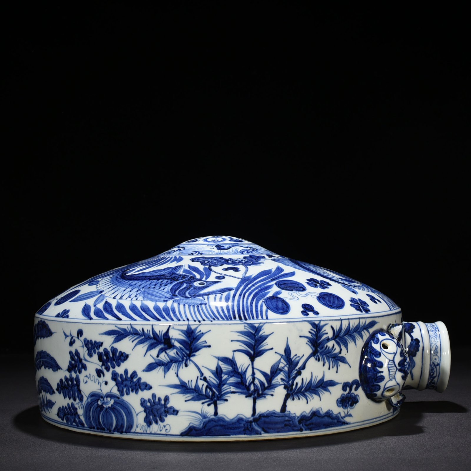 Yuan Dynasty blue and white fish and algae pattern lying pot wall pot
