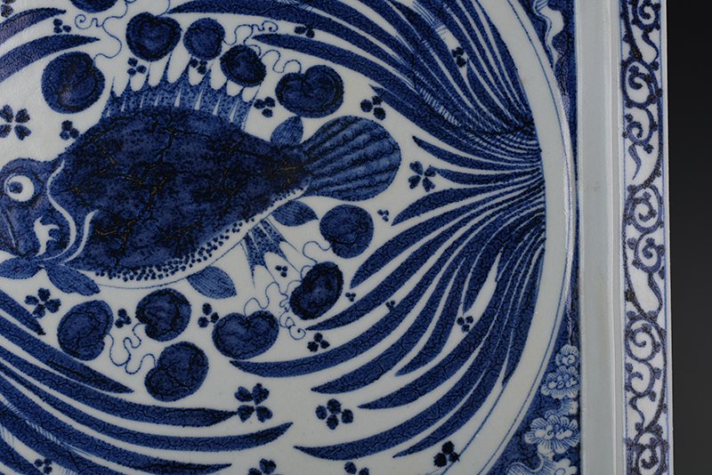 Yuan Dynasty blue and white fish and algae pattern square tea tray