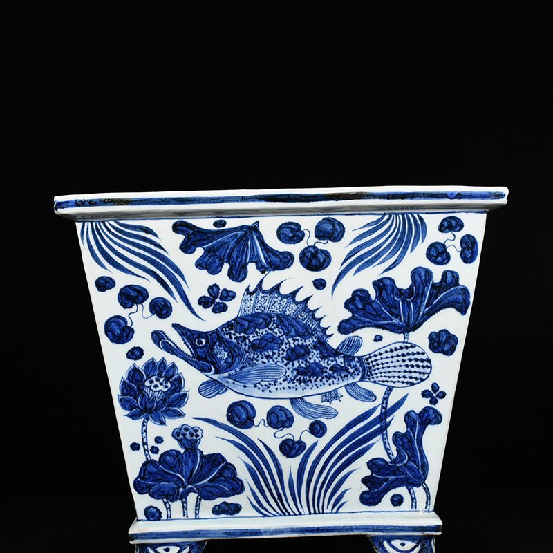 Yuan Dynasty blue and white fish and algae pattern square cylinder rolled cylinder