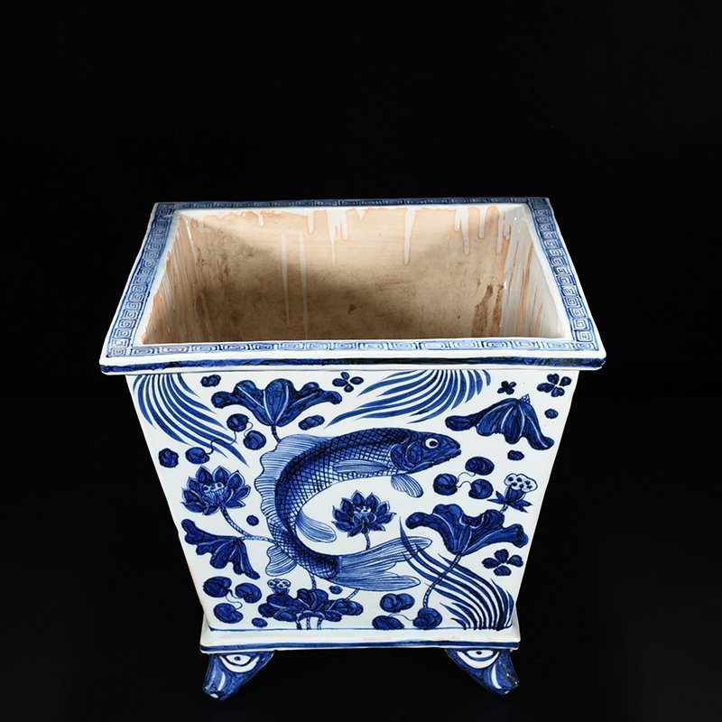 Yuan Dynasty blue and white fish and algae pattern square cylinder rolled cylinder