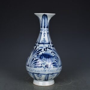Yuan Dynasty blue and white fish and algae pattern jade pot spring vase