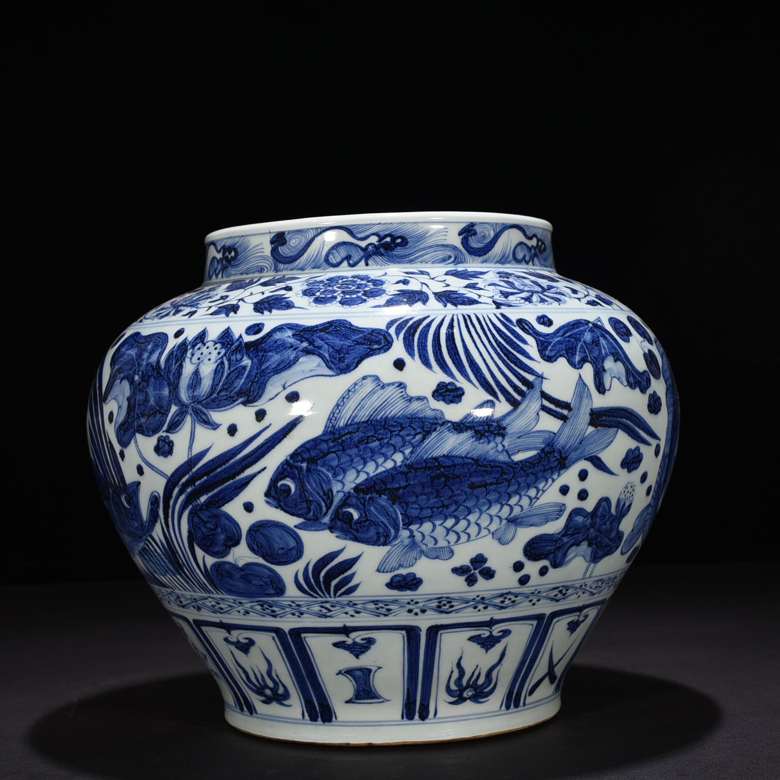Yuan Dynasty blue and white fish and algae pattern inscribed jar