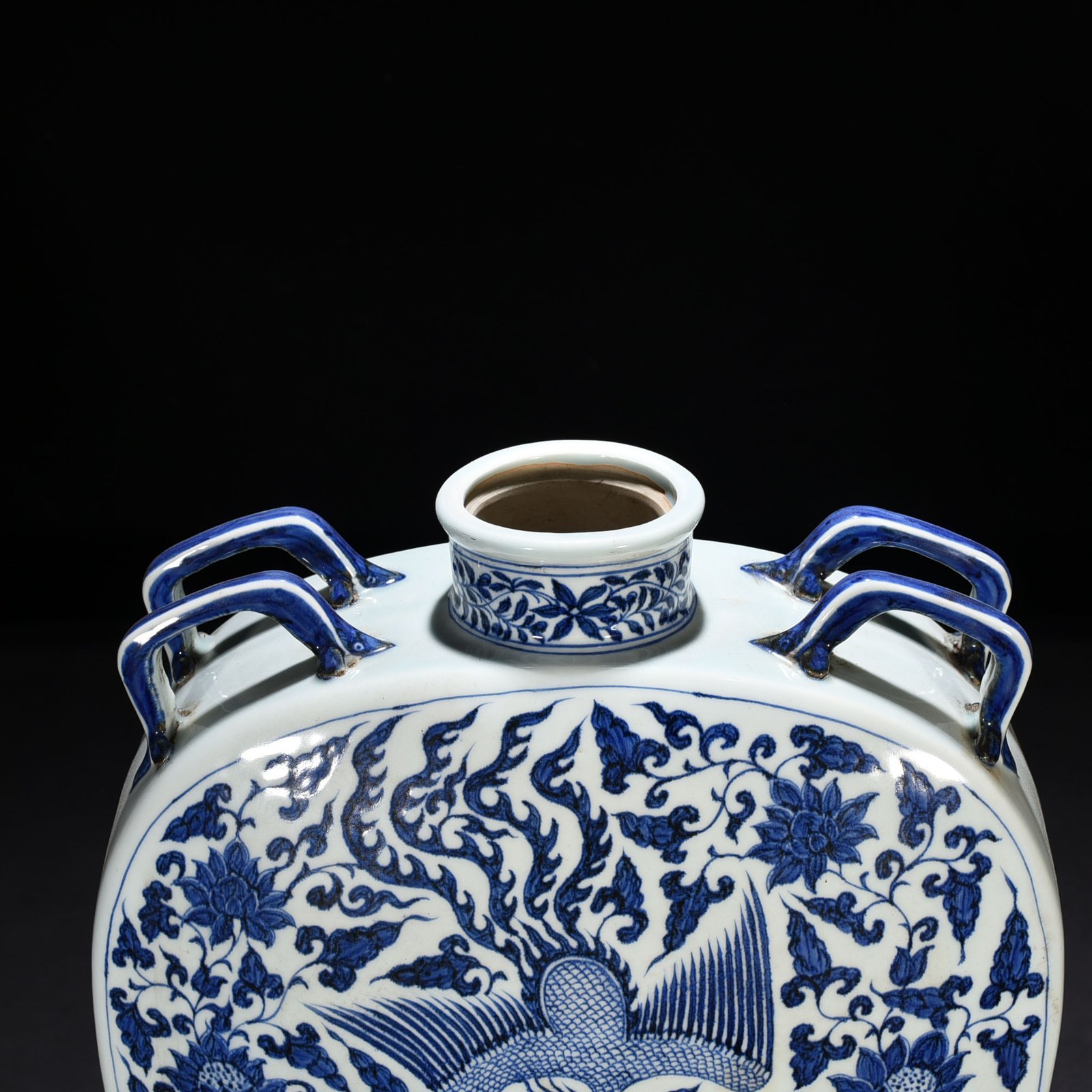 Yuan Dynasty blue and white unicorn and phoenix pattern four series flat vase