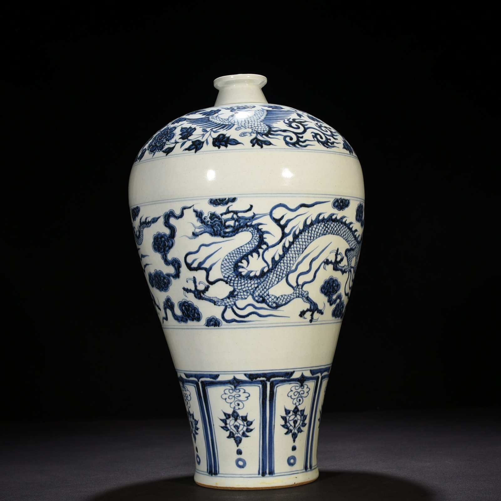 Yuan Dynasty blue and white plum vase with dragon and phoenix patterns