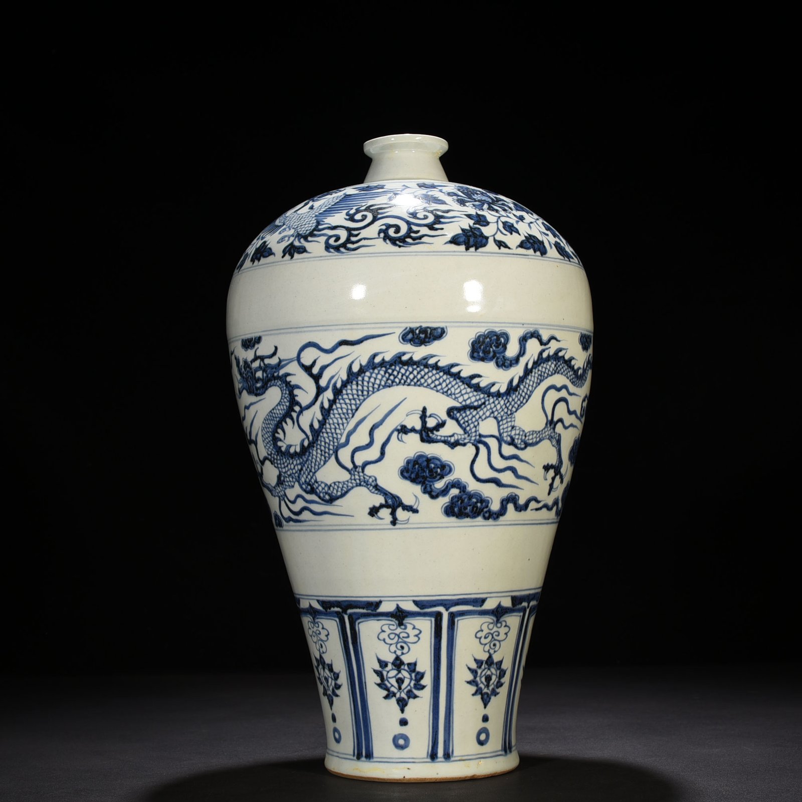 Yuan Dynasty blue and white plum vase with dragon and phoenix patterns