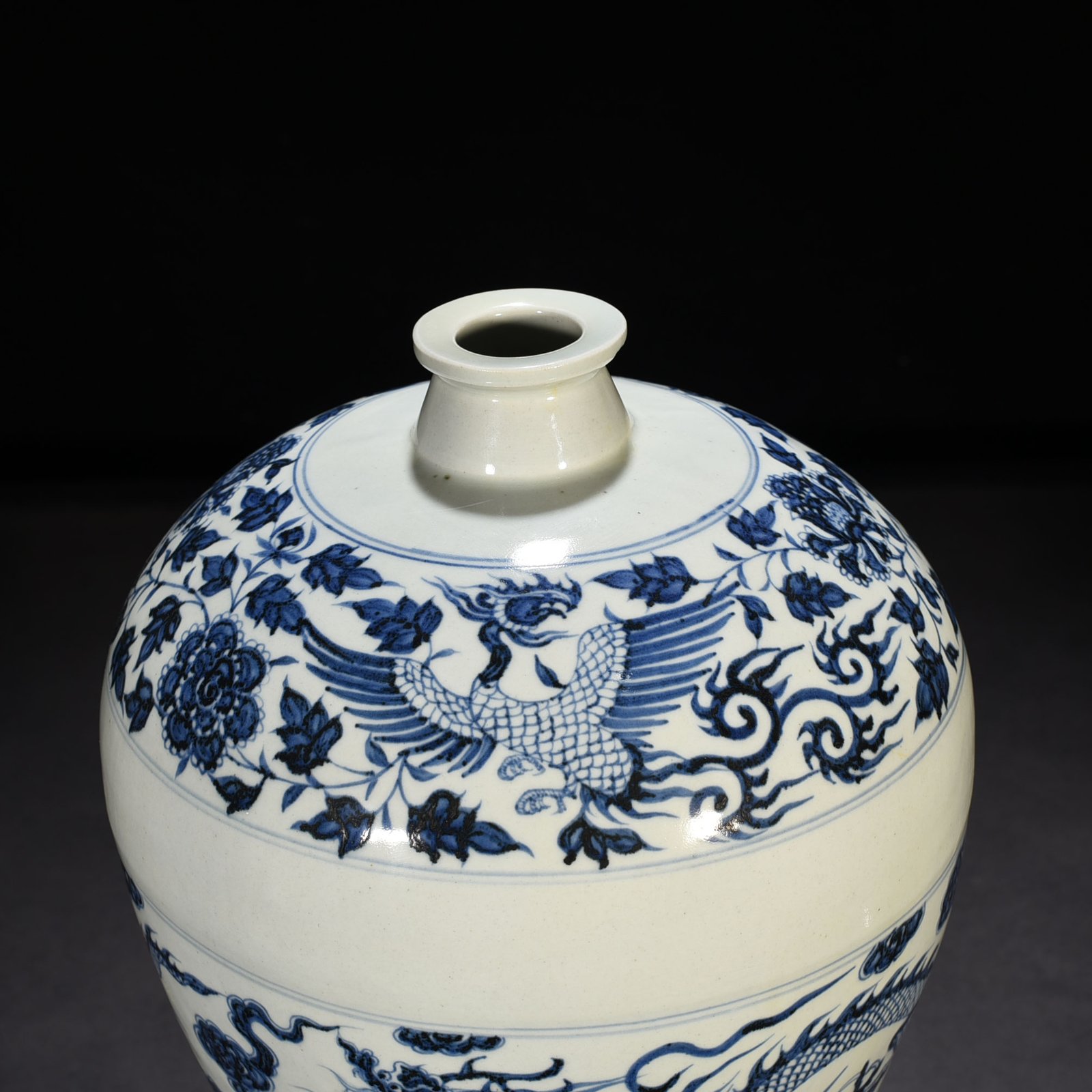 Yuan Dynasty blue and white plum vase with dragon and phoenix patterns