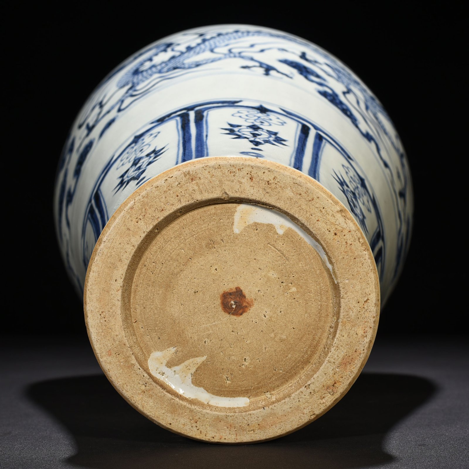 Yuan Dynasty blue and white plum vase with dragon and phoenix patterns