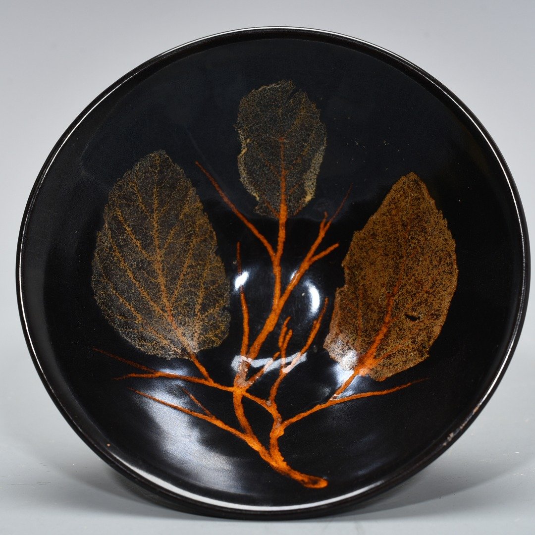 Song Dynasty Jizhou kiln wood leaf bowl and bamboo hat bowl real leaf one