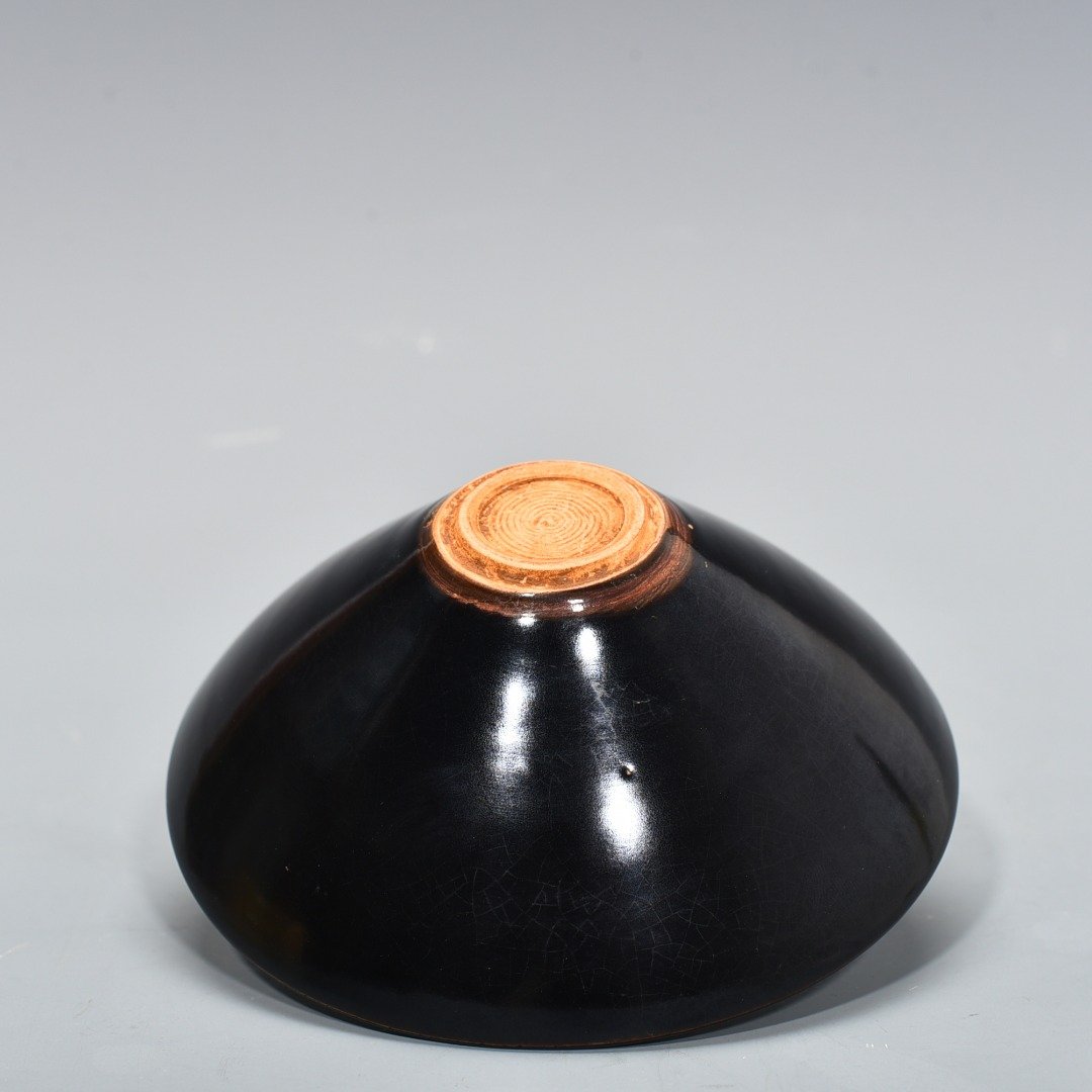 Song Dynasty Jizhou kiln wood leaf bowl and bamboo hat bowl real leaf one