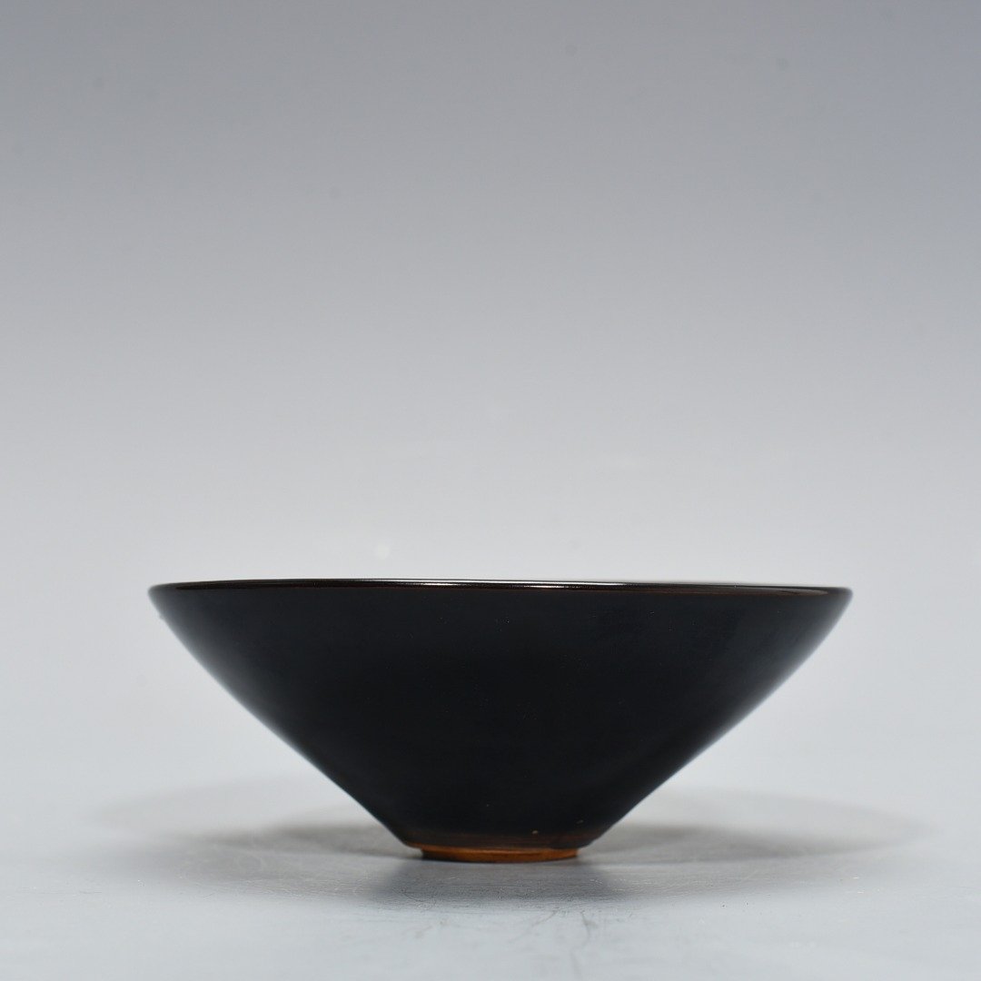 Song Dynasty Jizhou kiln wood leaf bowl and bamboo hat bowl real leaf one