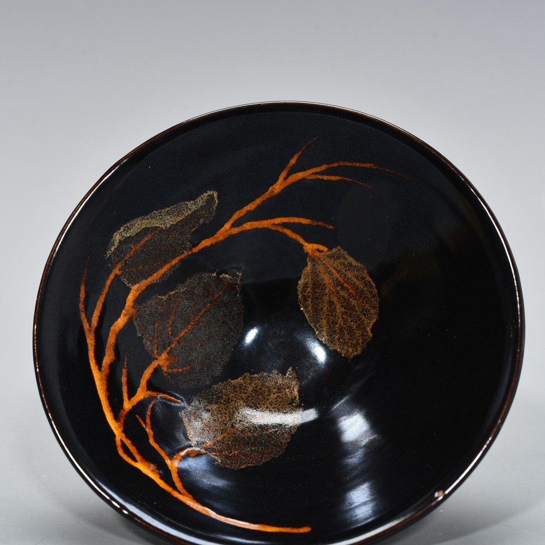 Song Dynasty Jizhou kiln wood leaf bowl and bamboo hat bowl real leaf seven
