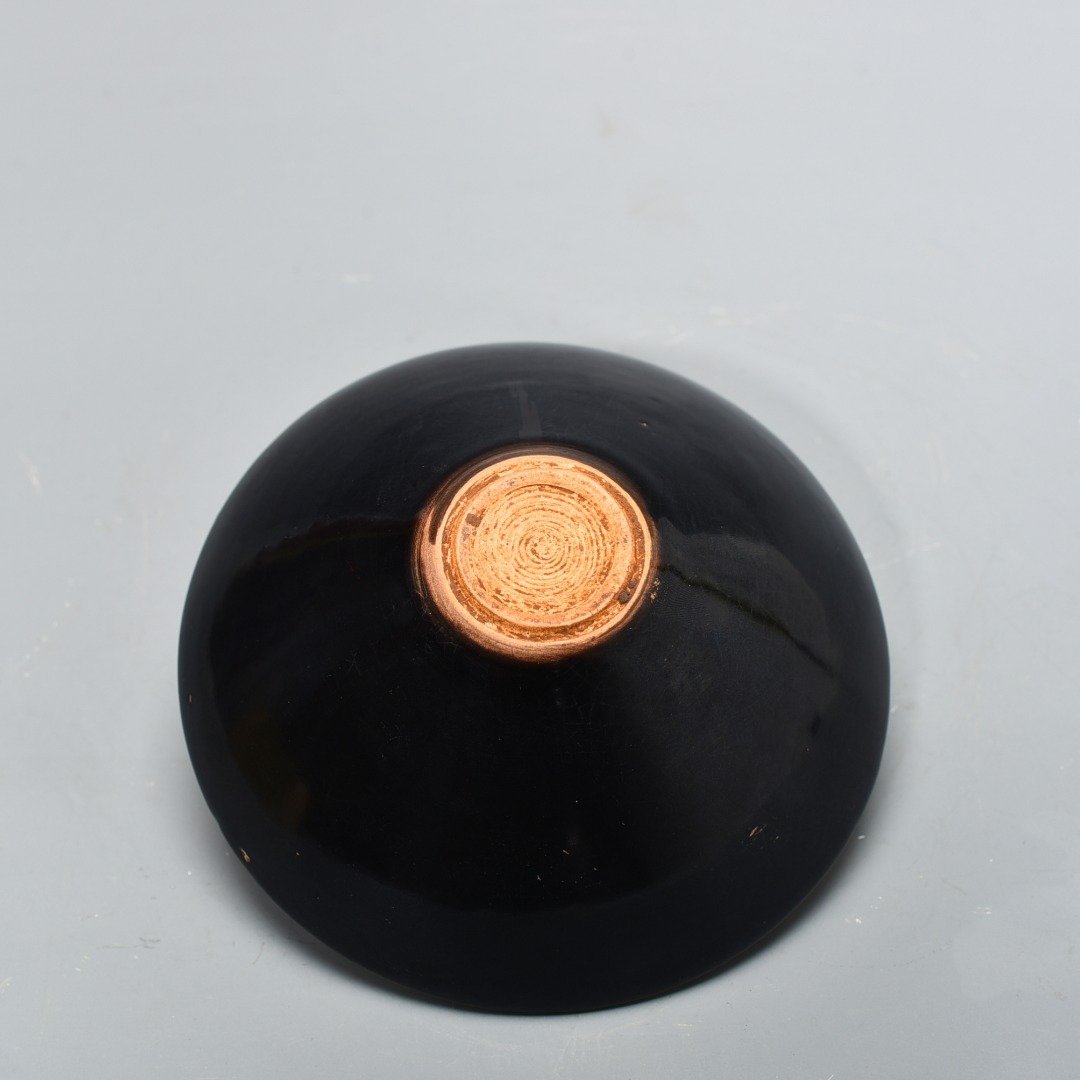 Song Dynasty Jizhou kiln wood leaf bowl and bamboo hat bowl real leaf three