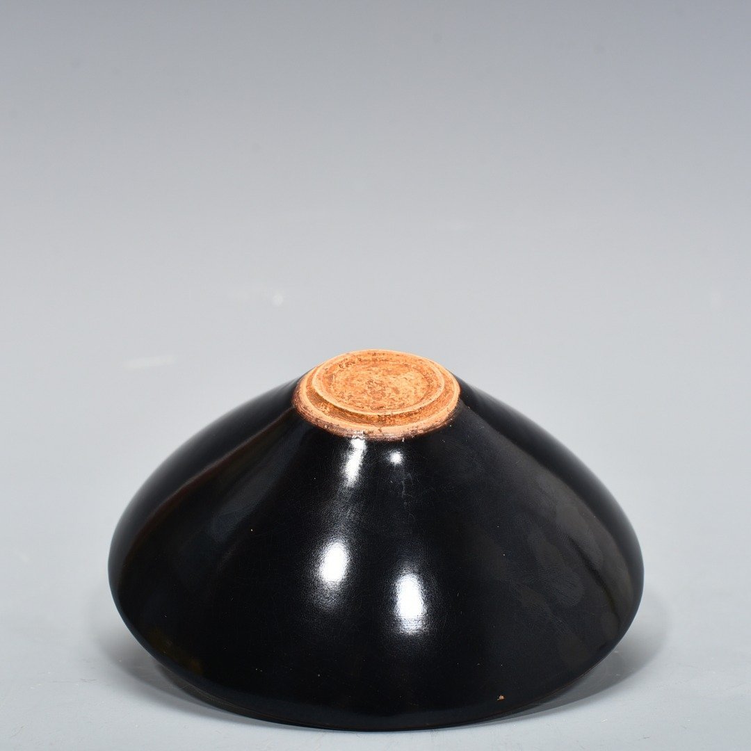 Song Dynasty Jizhou kiln wood leaf bowl and bamboo hat bowl real leaf eight