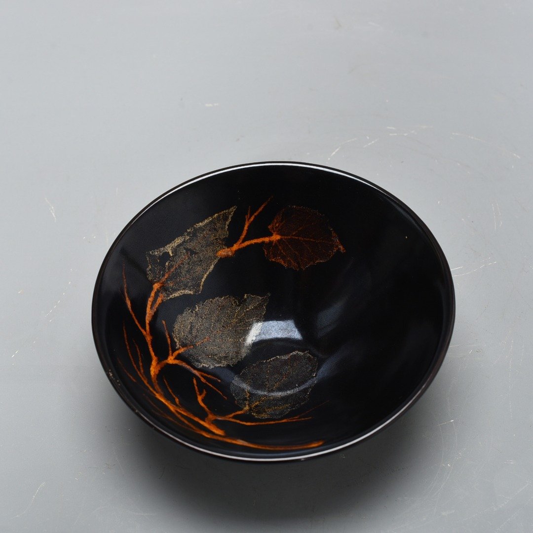 Song Dynasty Jizhou kiln wood leaf bowl and bamboo hat bowl real leaf six