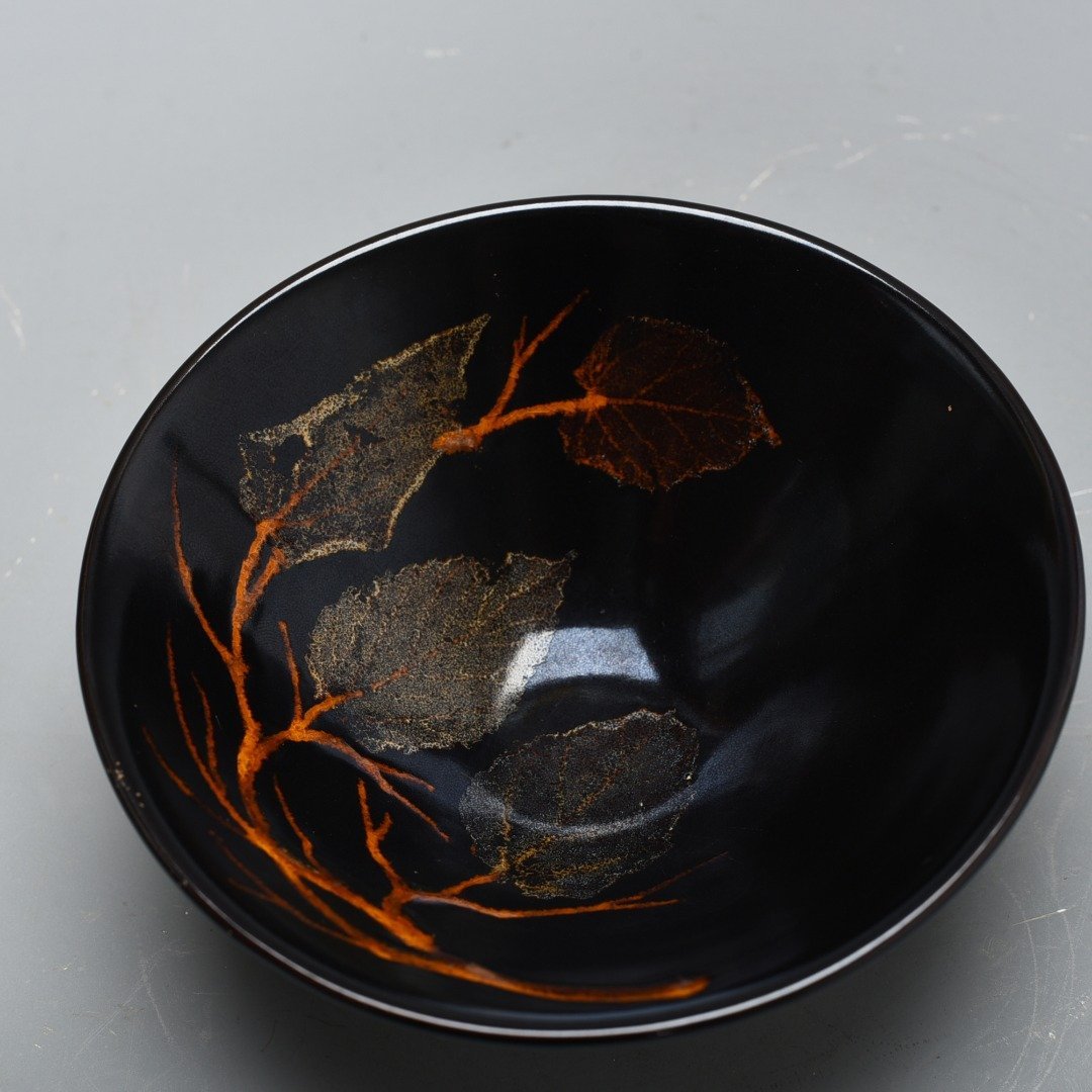 Song Dynasty Jizhou kiln wood leaf bowl and bamboo hat bowl real leaf six