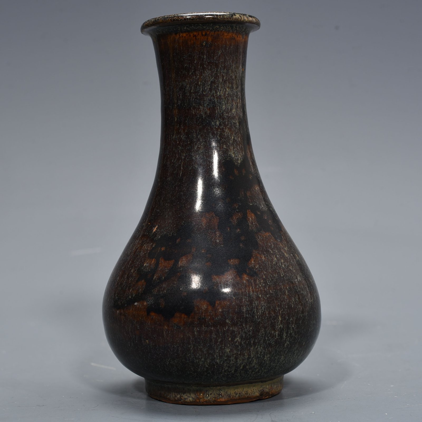 Song Dynasty Jizhou kiln plum pattern vase