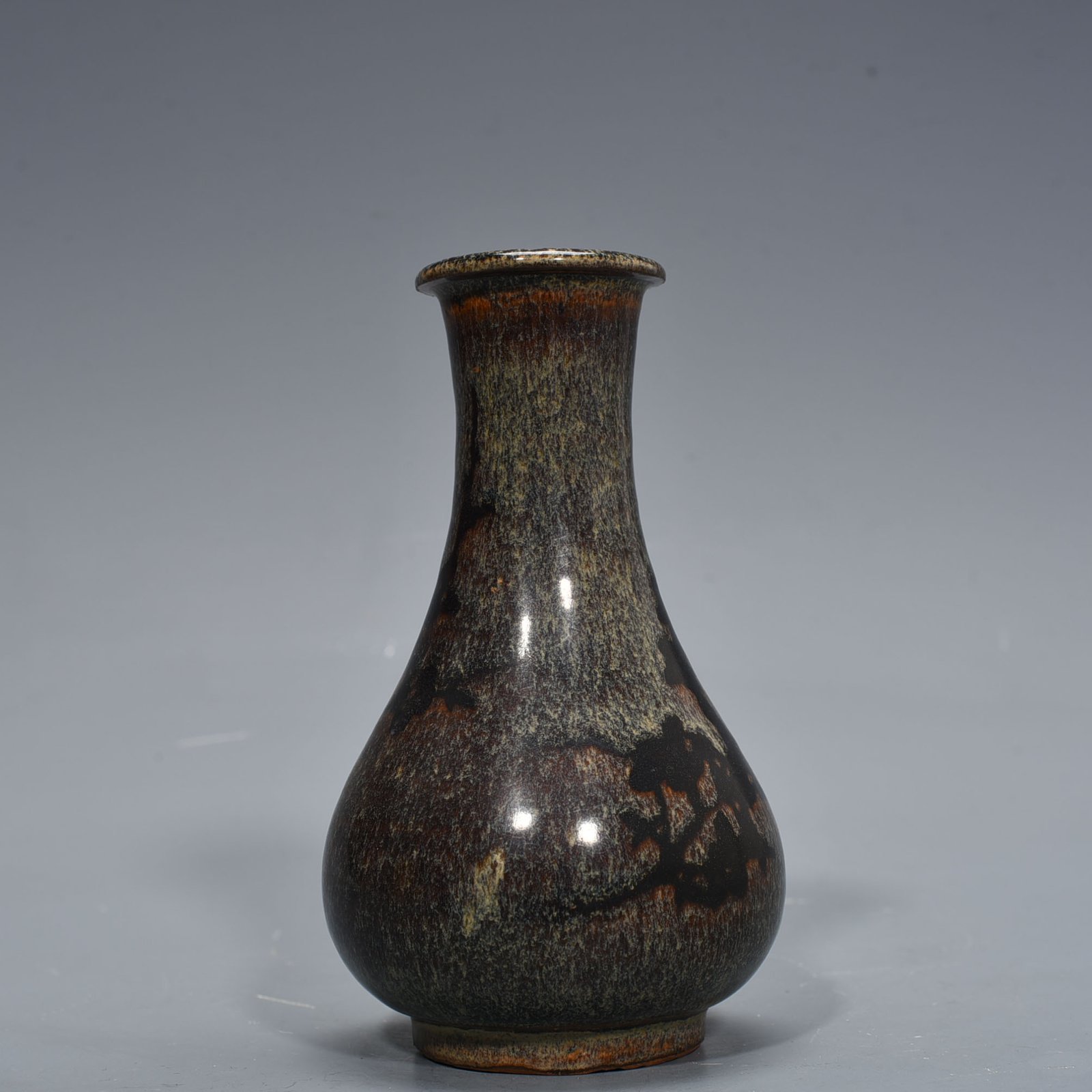 Song Dynasty Jizhou kiln plum pattern vase