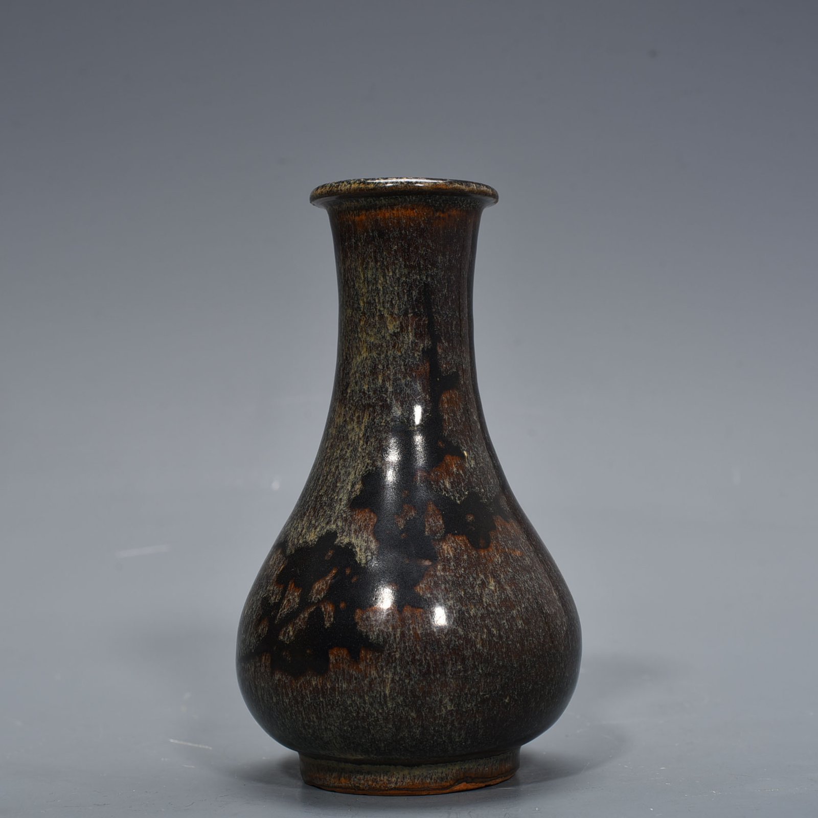 Song Dynasty Jizhou kiln plum pattern vase