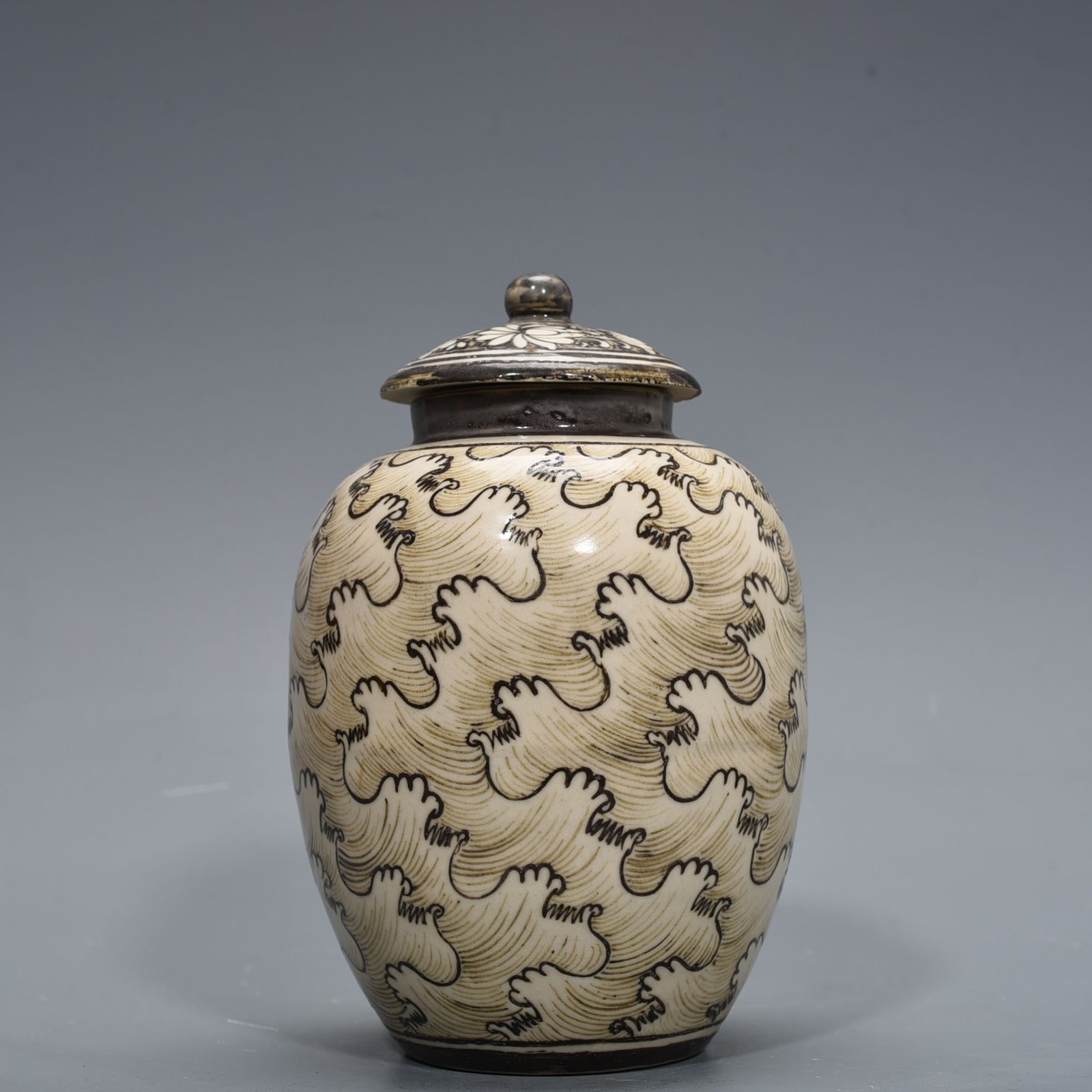 Song Dynasty Jizhou kiln wave pattern lid jar