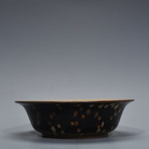 Song Dynasty Jizhou kiln fish and algae pattern folded rim bowl