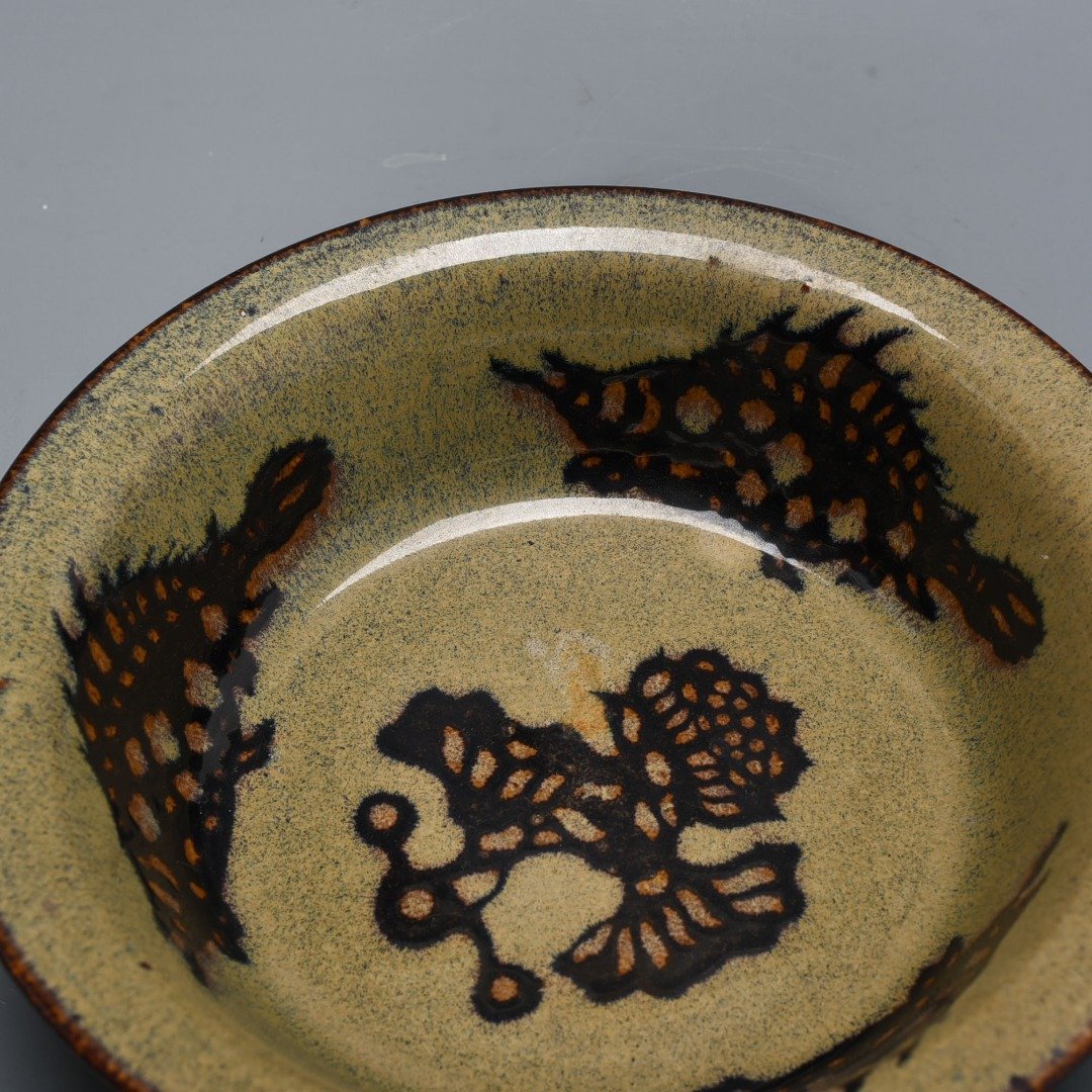 Song Dynasty Jizhou kiln fish and algae pattern folded rim bowl
