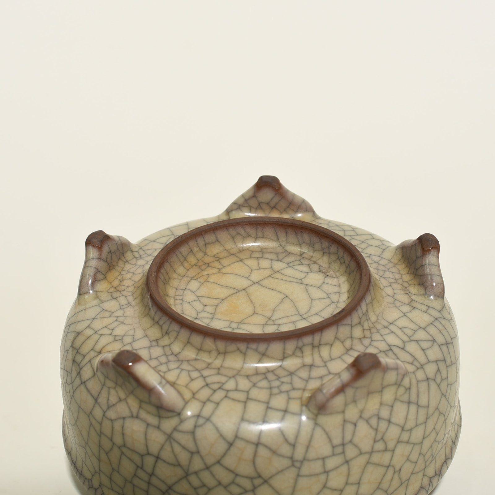 Song Dynasty Ge kiln five-foot wash