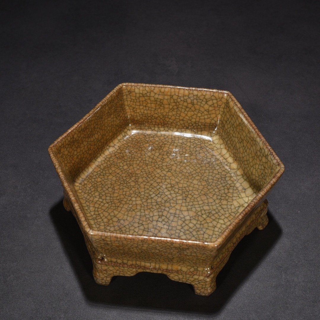 Song Dynasty Ge kiln six-way wash