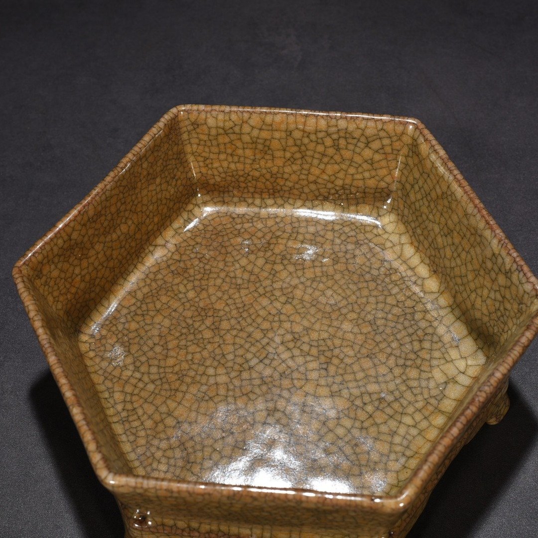 Song Dynasty Ge kiln six-way wash
